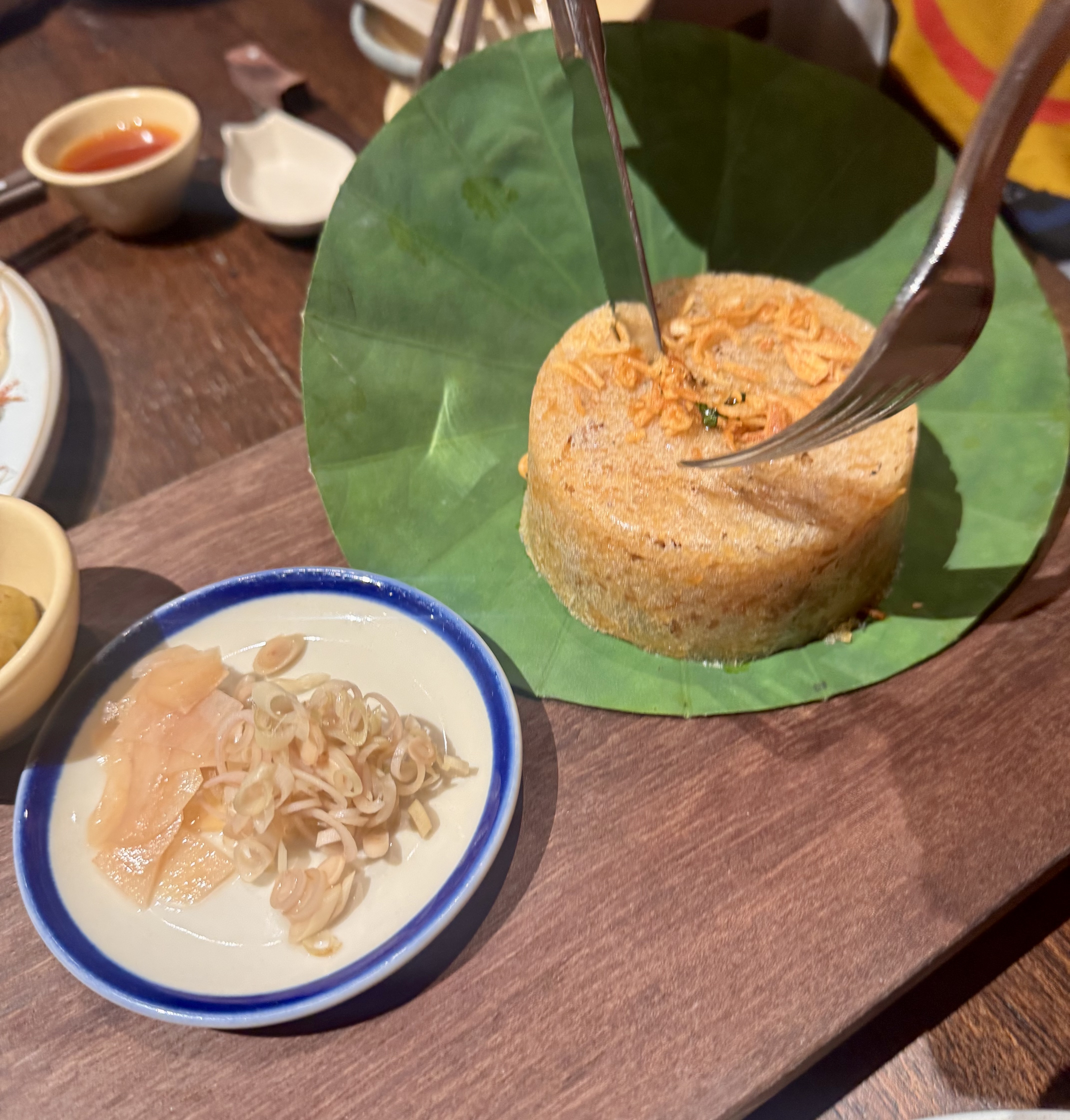 Xôi giòn nếp nướng Điện Biên và nấm hương rừng Sapa